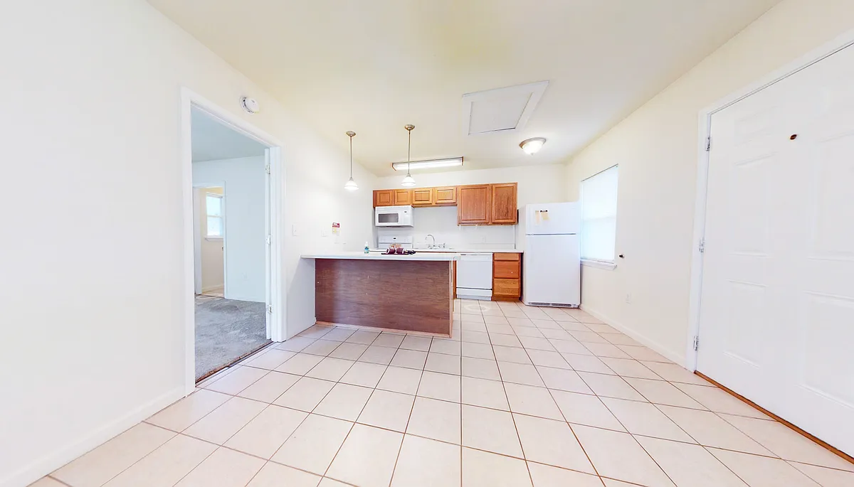 Building Photo - 891 Campus Cir #1