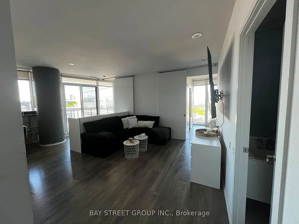 125 Peter St #1202