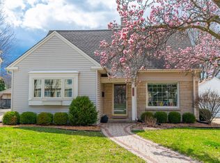 2567 N 89th St, Wauwatosa, WI 53226