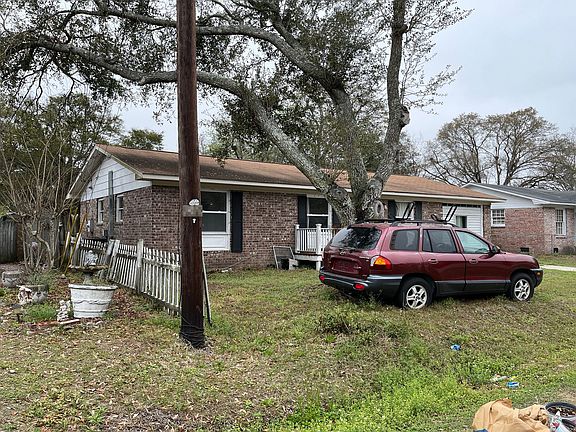 3rd image of 1540 Seacroft Rd