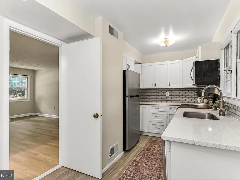 104 W Annandale Rd #318 — Photo 8