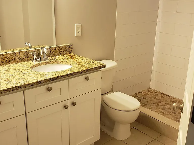 905 Bendleton Trce — Photo 3
