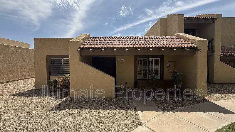 5814 W Gelding Dr
