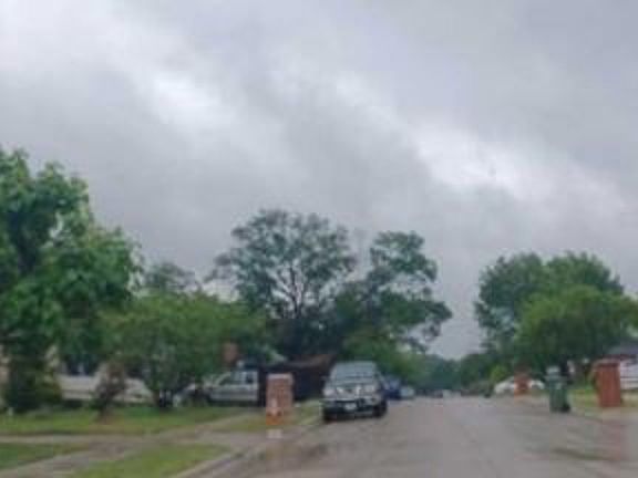 Exterior Neighborhood (street photo)