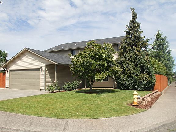 2nd image of 411 NE 160th Ave