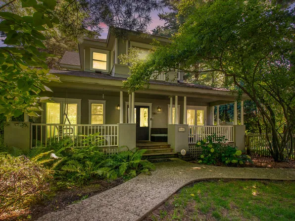 9682 Berrien St, Union Pier, MI 49129