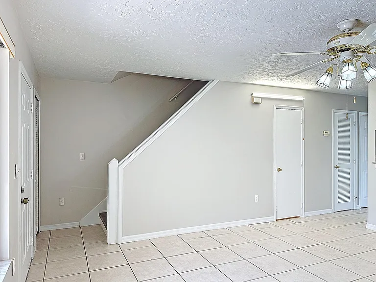 287 Nottingham Pl — Photo 6