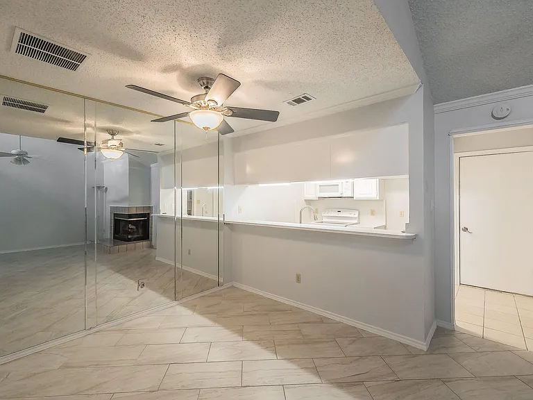 2800 Keller Springs Rd #10 — Photo 20