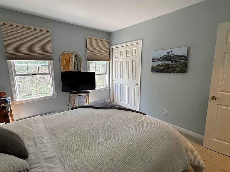 327 Shore Rd #B — Photo 11