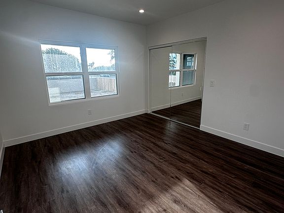 5th image of 611 Silver Strand Blvd #1