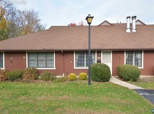 20-2 Tamaron Dr, Waldwick, NJ 07463