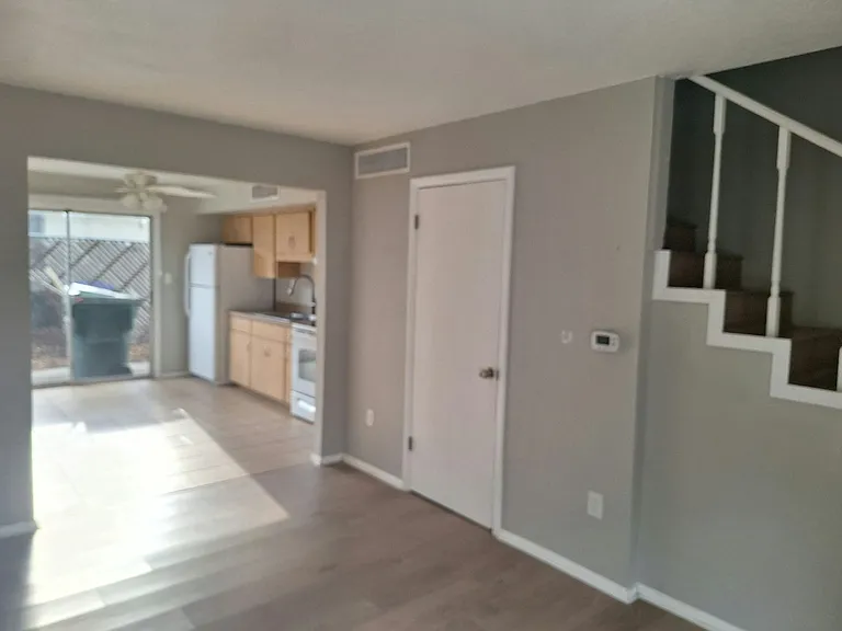 919 E Orange St #B — Photo 12