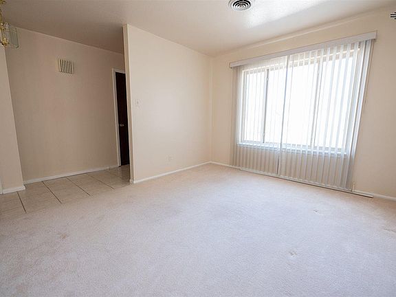 4th image of 629 Gunnison Ave