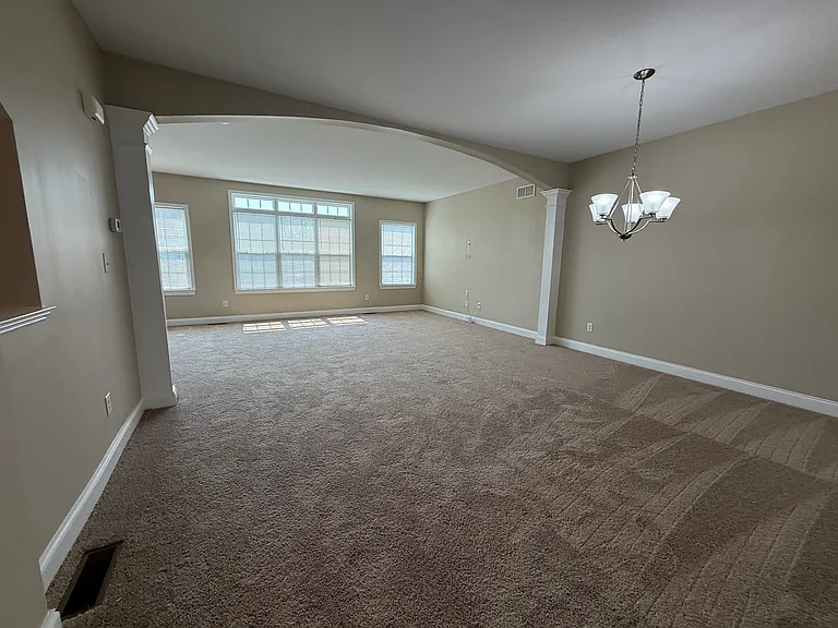 307 S Parkway Dr — Photo 9