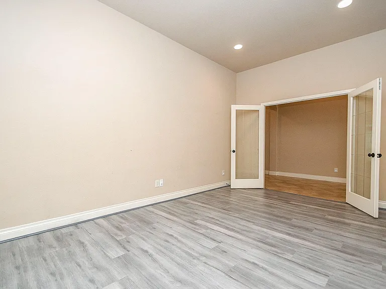 2911 Village Brook Ln — Photo 6