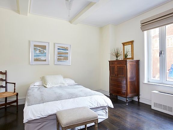 3rd image of 1045 Park Ave #4C