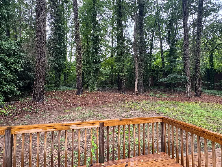 4007 Yadkin Dr — Photo 32