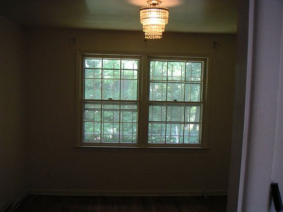 4th image of 167 Fairlawn Dr