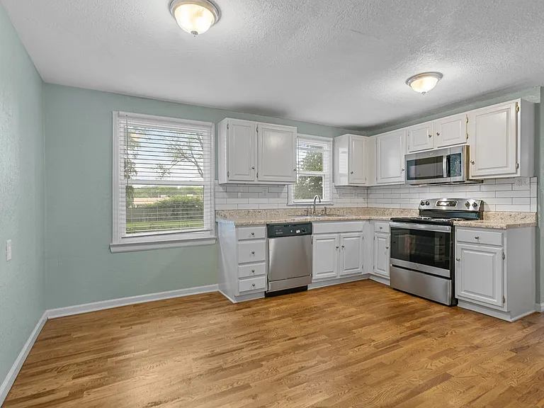 9008 E Gregory Blvd — Photo 9