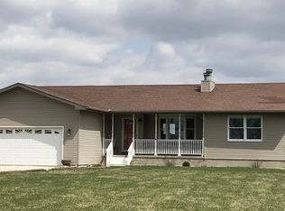 5589 N 2850 East Rd, Le Roy, IL 61752