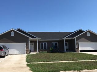 1613 Magnolia Dr, Chatham, IL 62629