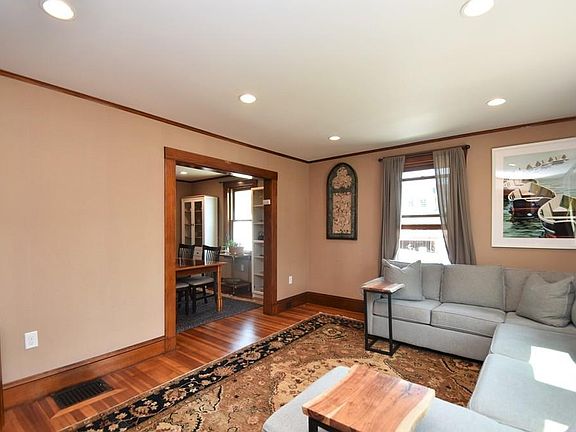 5th image of 265 Nahatan St