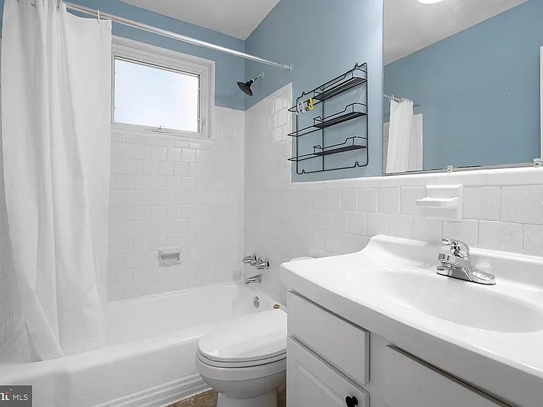 2400 41st St NW #312 — Photo 11