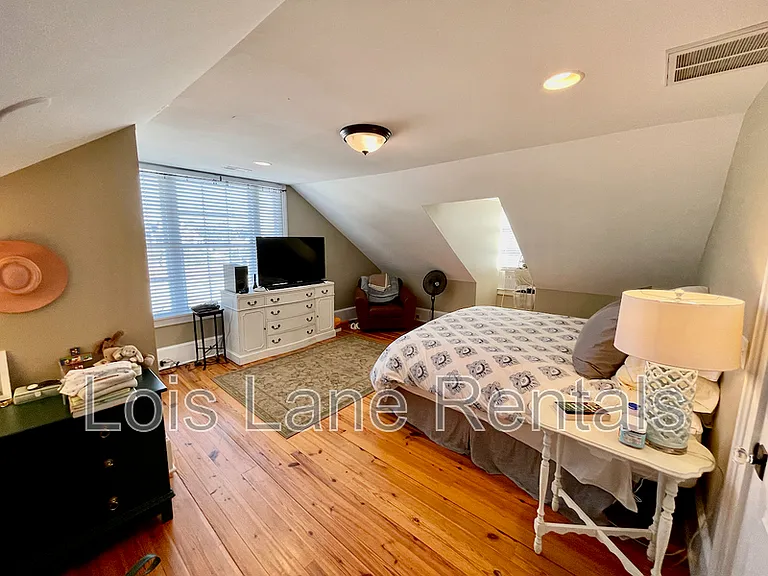 192 Wentworth St #B — Photo 10