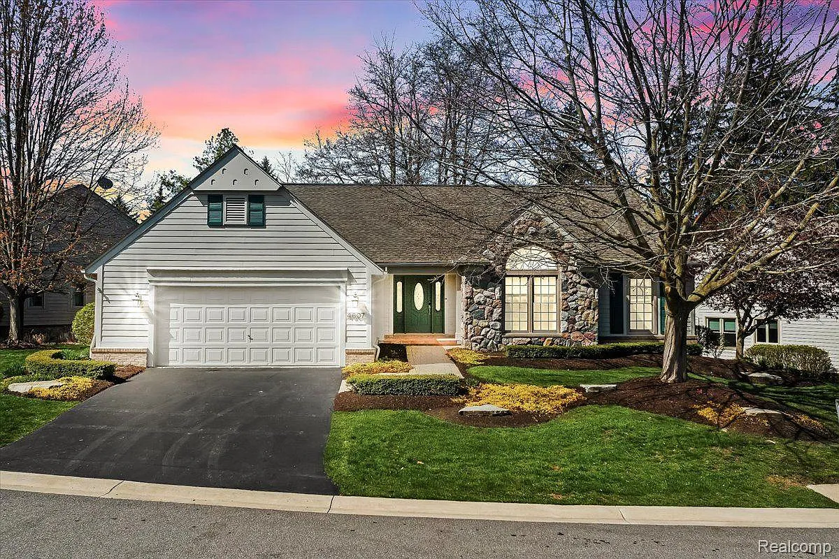 4607 Huntington Dr photo 1