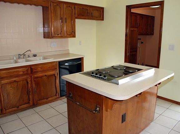 5th image of 9200 Admiral Lowell Pl NE