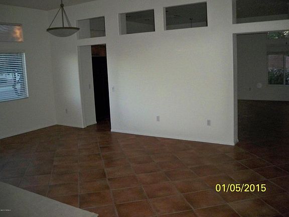 4th image of 1081 E Regent Dr