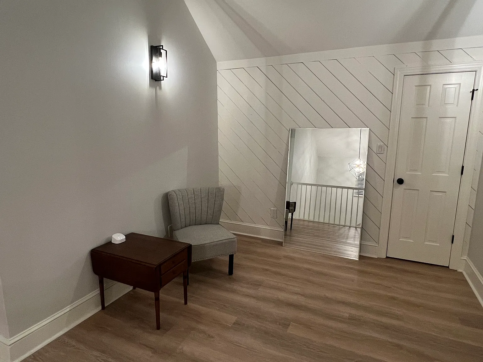 2702 Avondale Dr — Photo 4