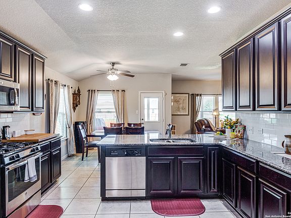 5th image of 279 Creekview