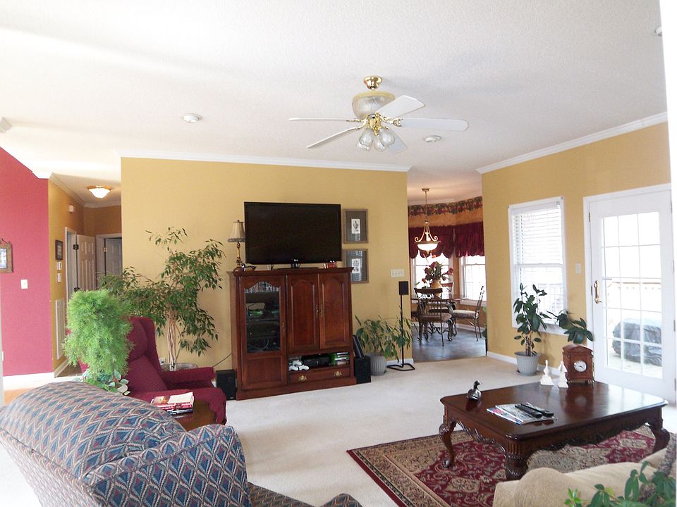 1st image of 140 Maple Cir