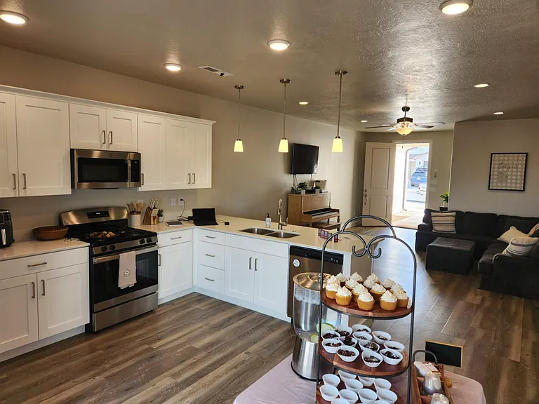 527 N 550 W — Photo 9