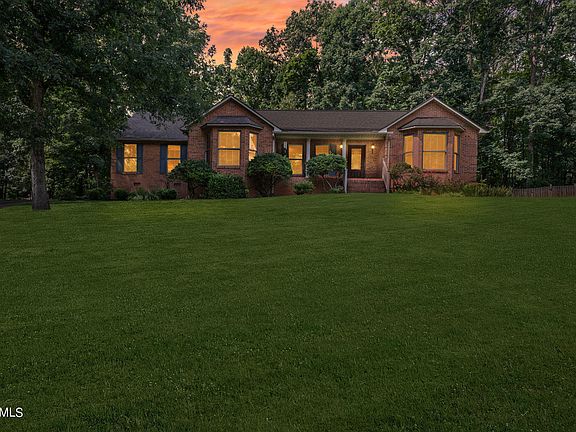 3rd image of 510 Anglewood Dr