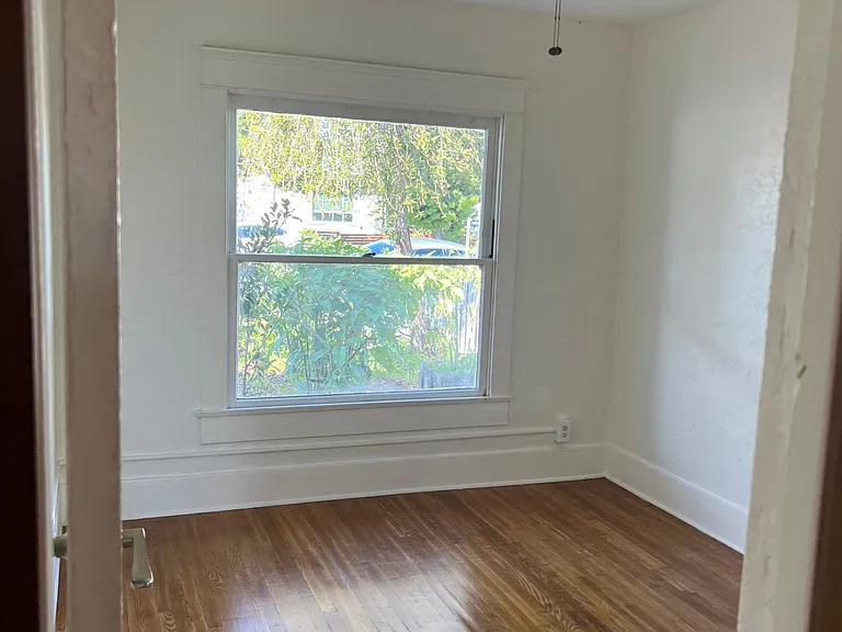 4581 Wilson Ave — Photo 10