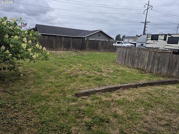 2nd image of 406 Evergreen Dr