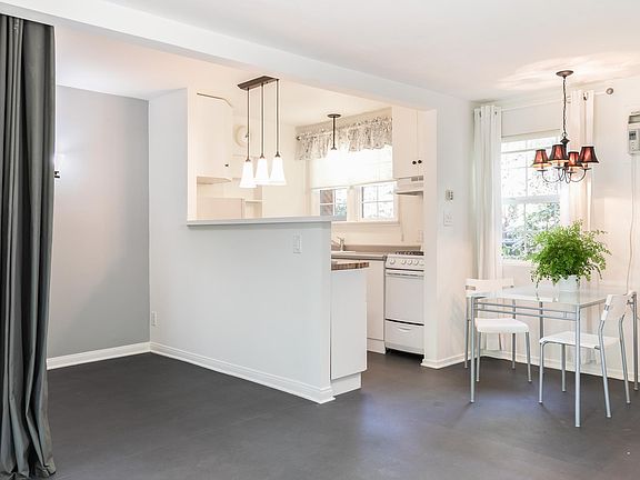 4th image of 1861 Morton Ave #1/2