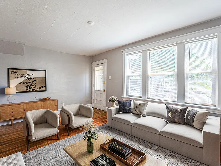 1323 Woodland Dr — Photo 6