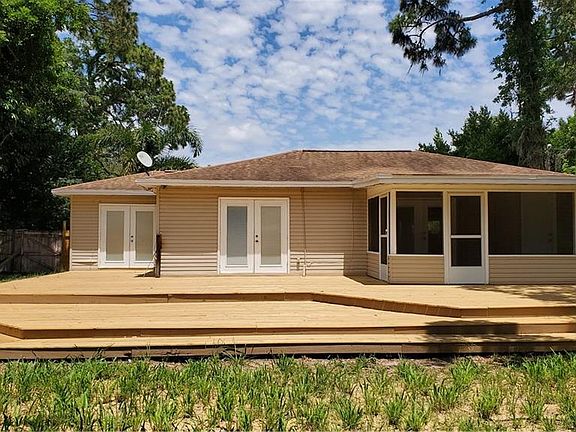 4th image of 706 S Lake Dr