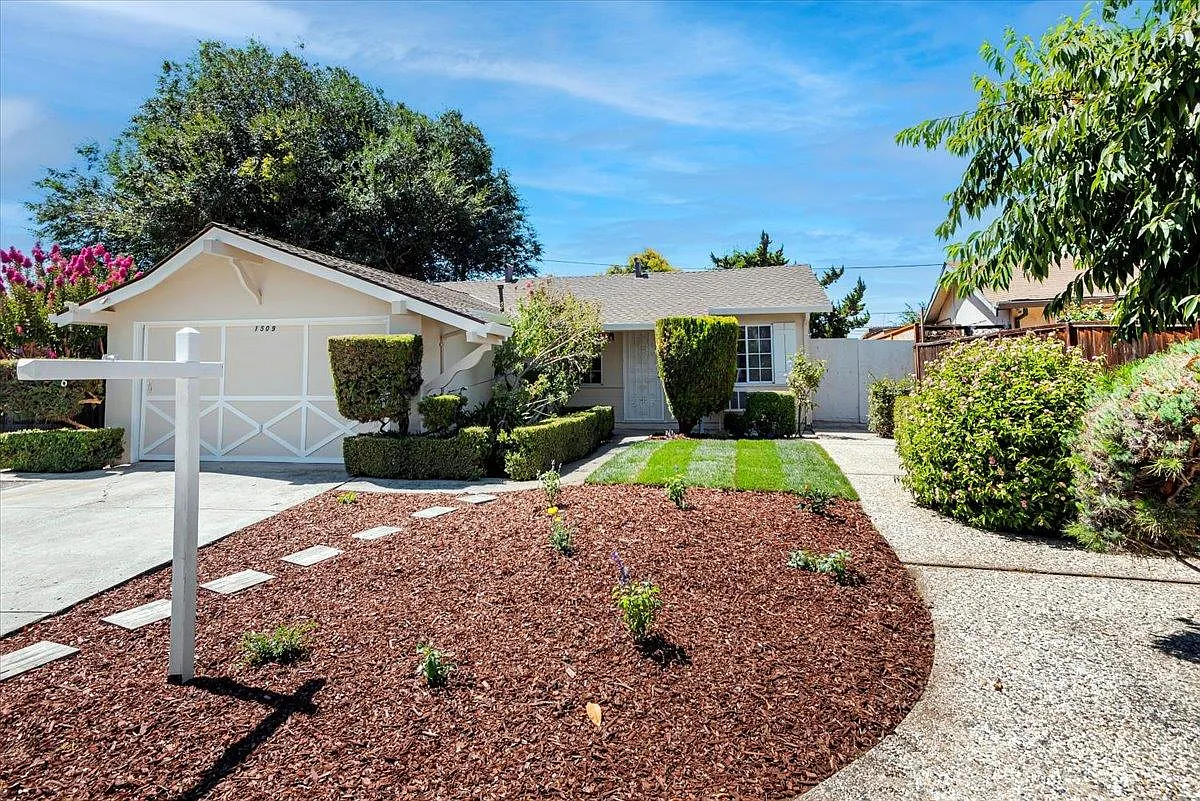 1509 Mount Whitney Dr photo 1