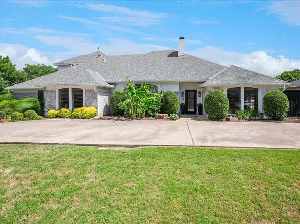 7605 Queens Garden Dr, Dallas, TX 75248