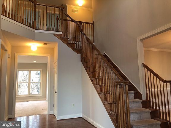 4th image of 322 Waynebrook Dr