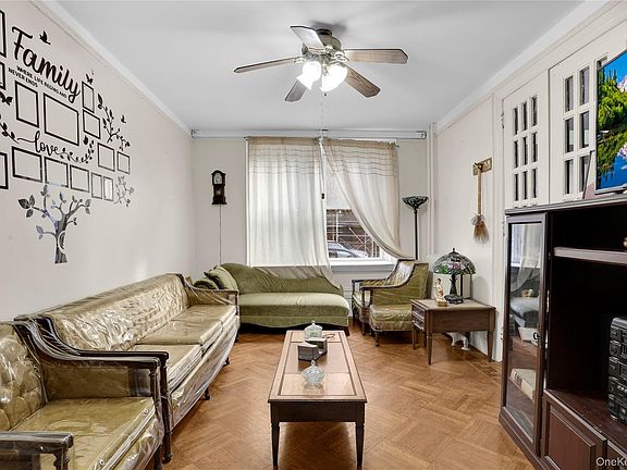3rd image of 2161 Walton Avenue