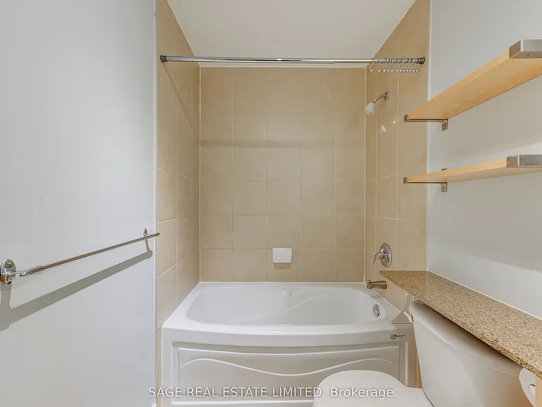373 Front St W #208 — Photo 22