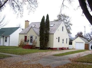 1132 N 4th St, Bismarck, ND 58501