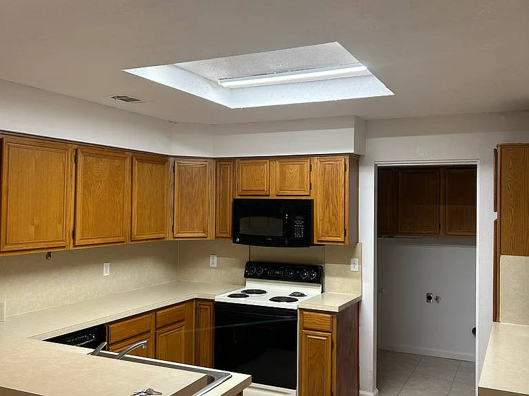 801 Summit Dr — Photo 12