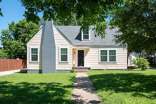 2606 Pine Ave Photo 1