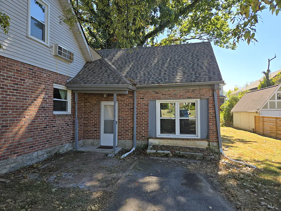 1010 Burchwood Ave #B